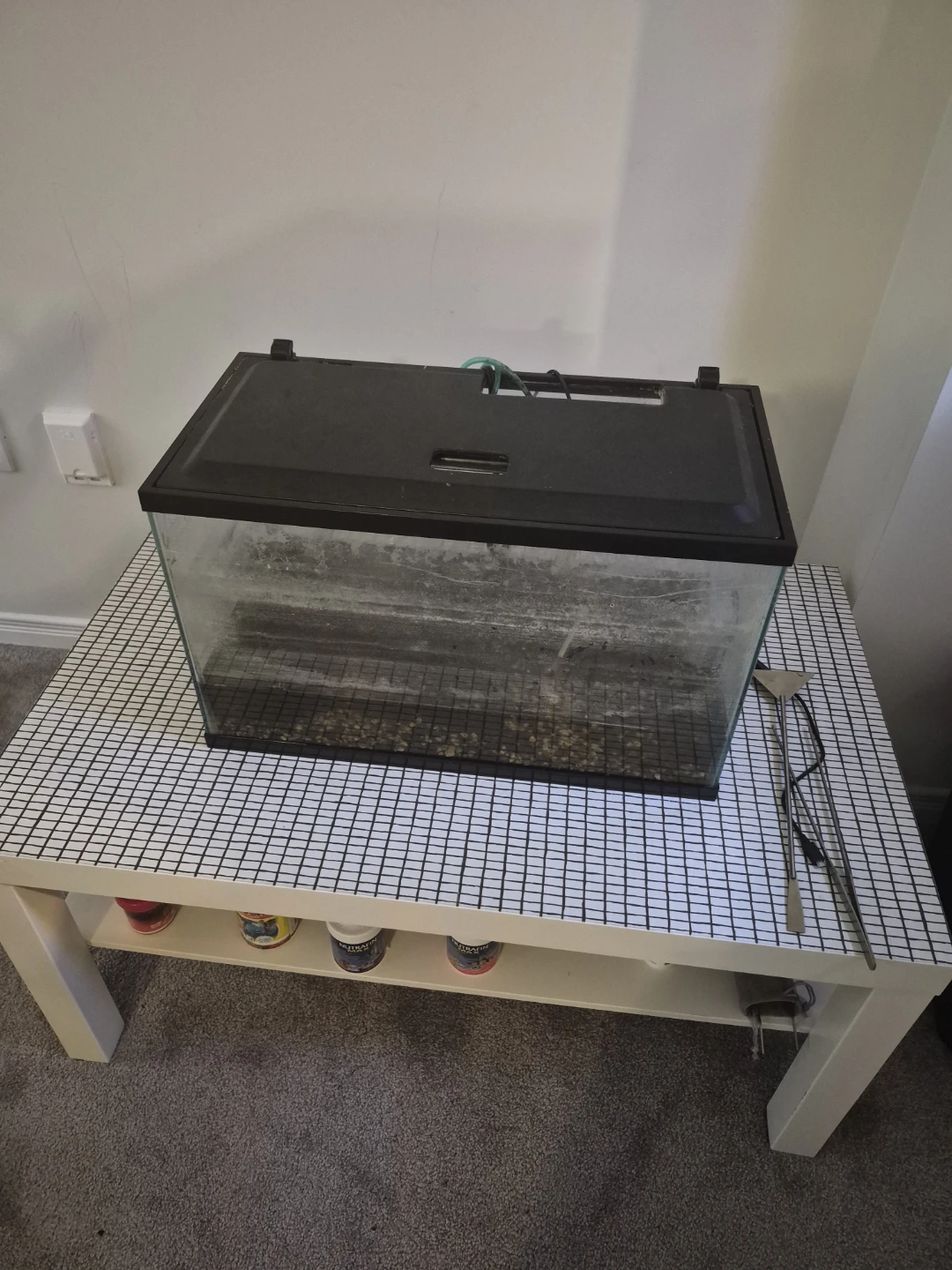 2 Aquarium Tank with Light  and accessories - photo 2