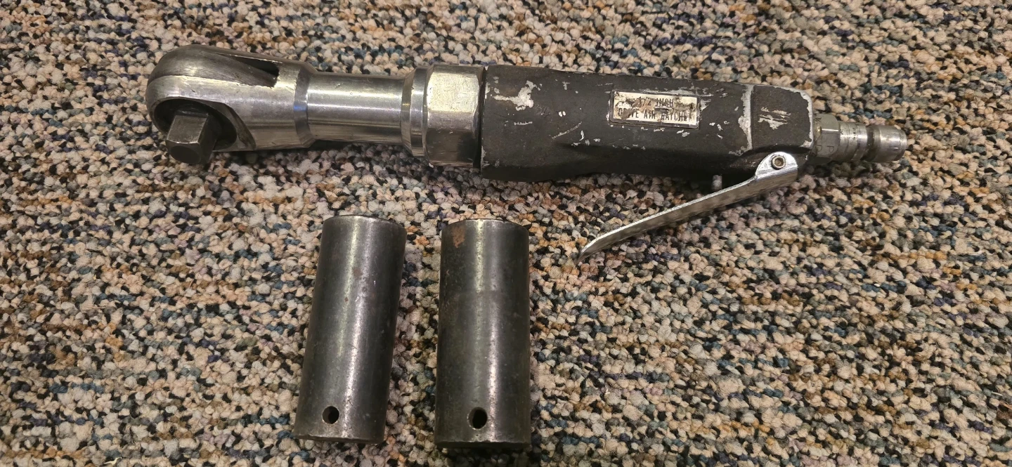 Air Ratchet Wrench with 2 deep sockets
