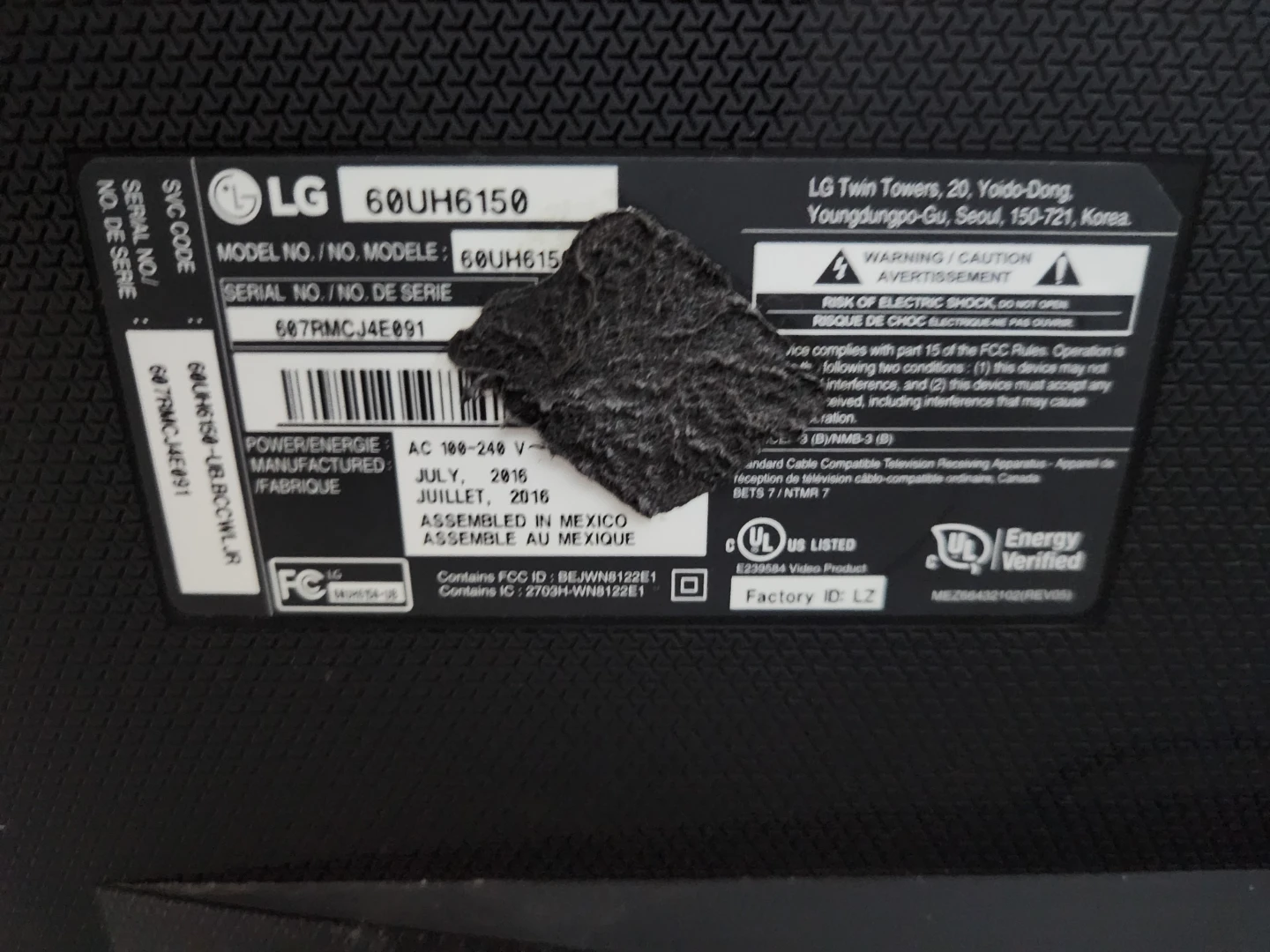 60 inch LG TV - photo 2