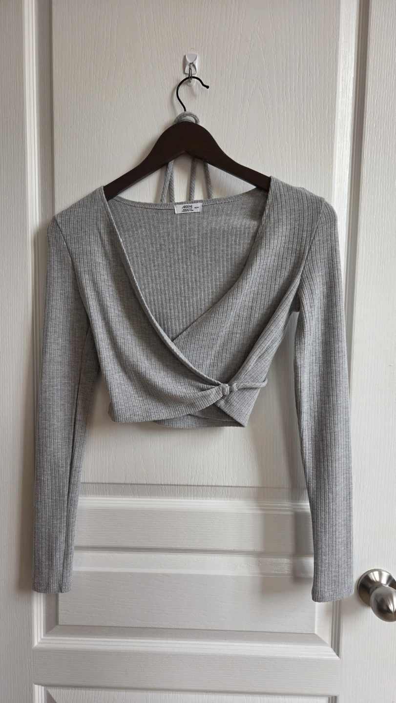 Ardene Grey Ribbed Twist Front Crop Top XS/TP