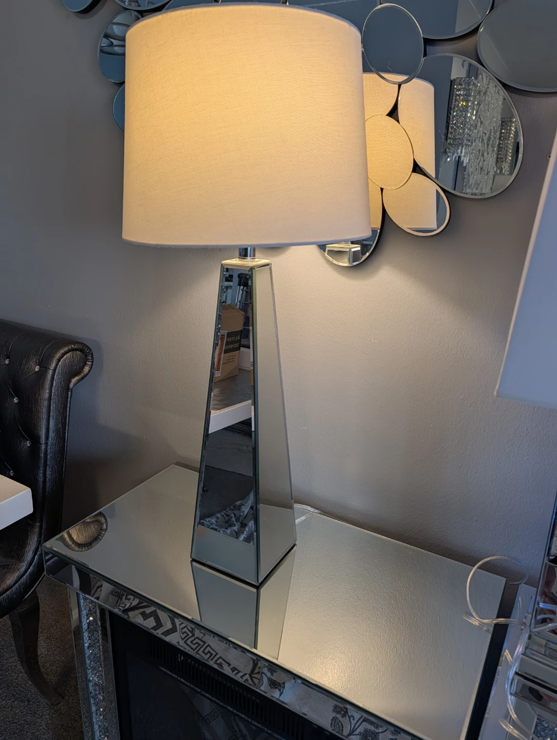 Mirrored Pyramid Table Lamp - photo 3