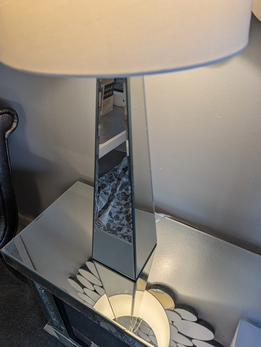 Mirrored Pyramid Table Lamp - photo 5