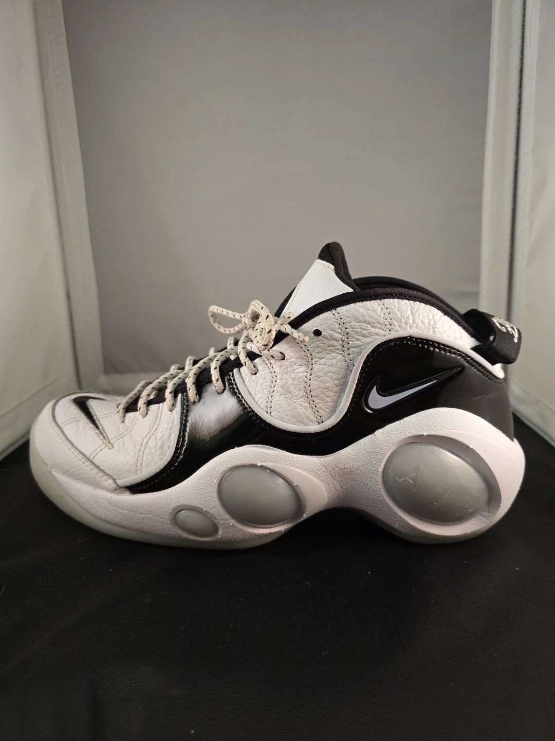 Nike Air Zoom Flight 95 "Black Patent / Football Grey