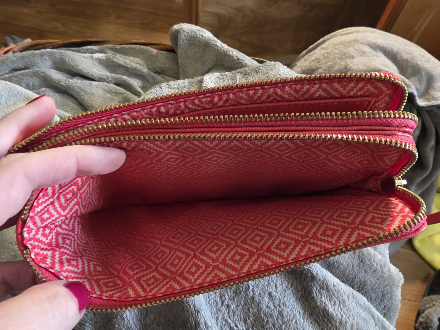 Stella and Dot Red Clutch Wallet - photo 4