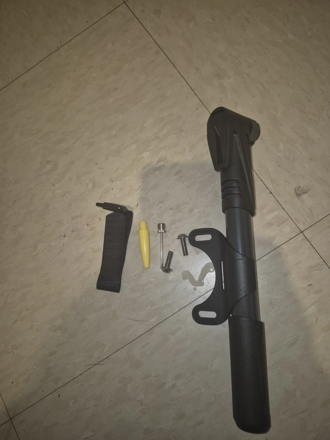 BV Tire pump compatible with both presta/Schrader valve stems - photo 2