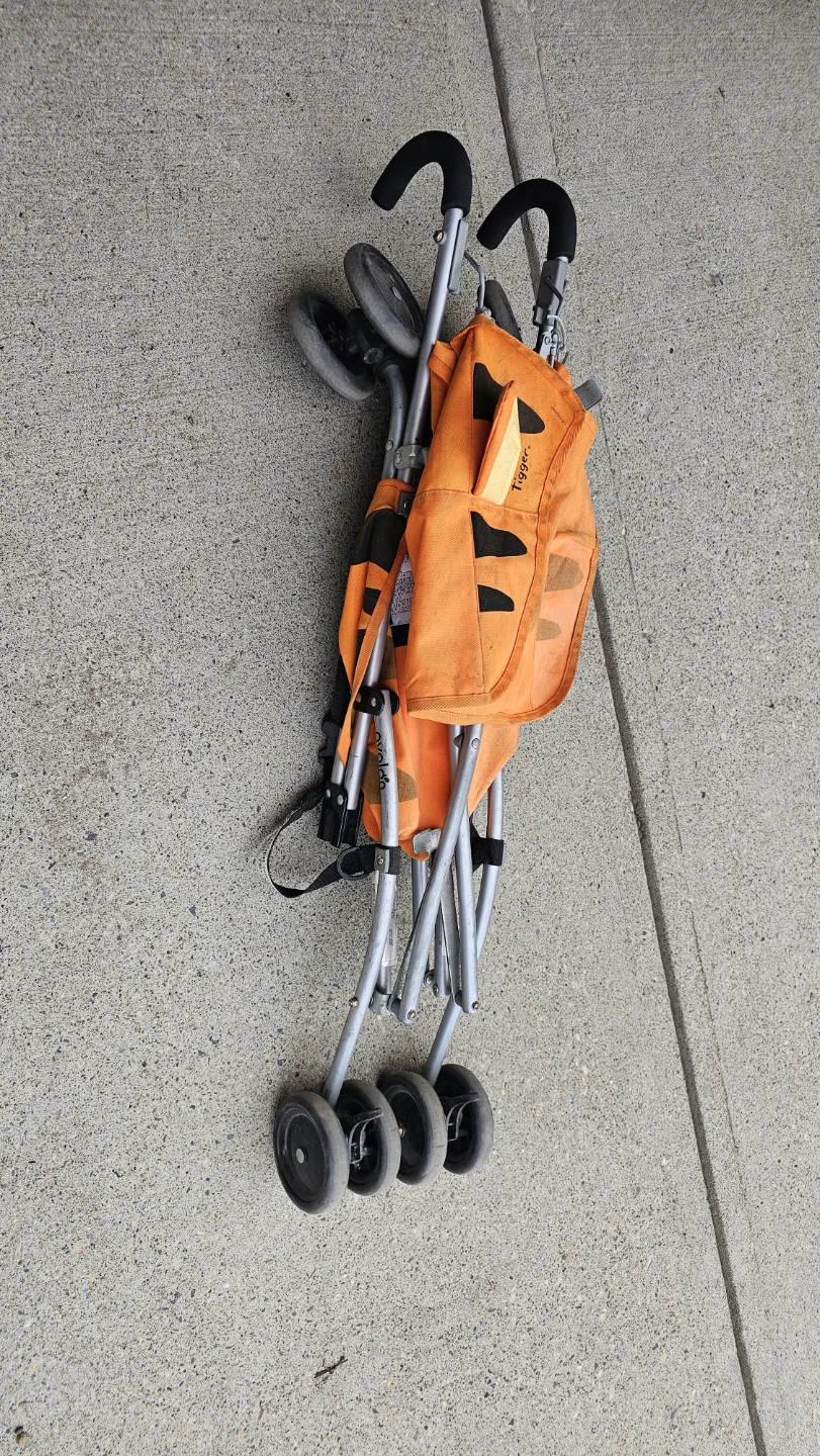 Tigger Design Umbrella Stroller - photo 3