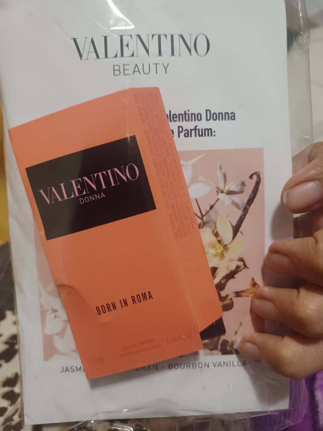 Valentino Donna Born in Roma Eau de Parfum Sample Set