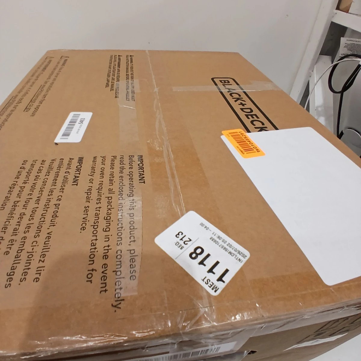 Black+Decker EM720CP7/CA Microwave Oven- NEW - photo 2