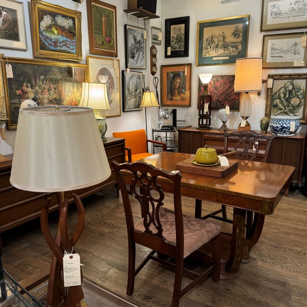 Vintage furniture & decor