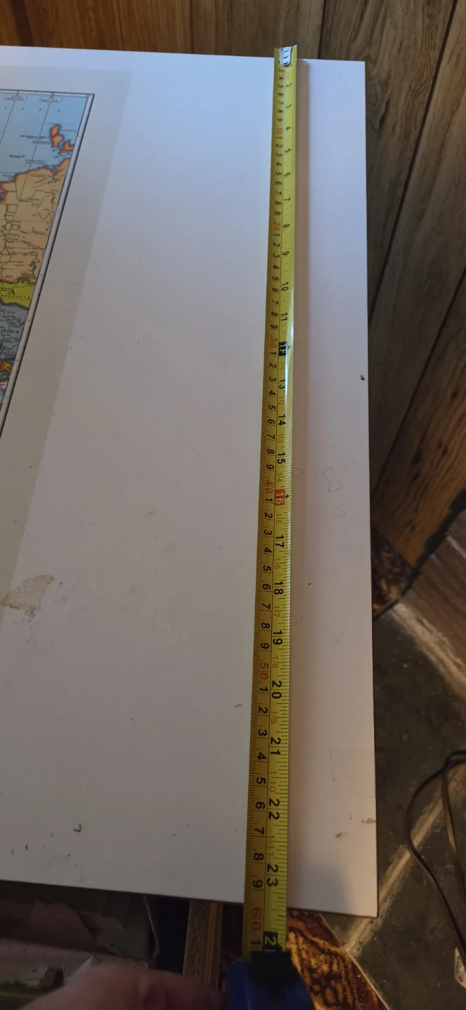 Desk with map - photo 3