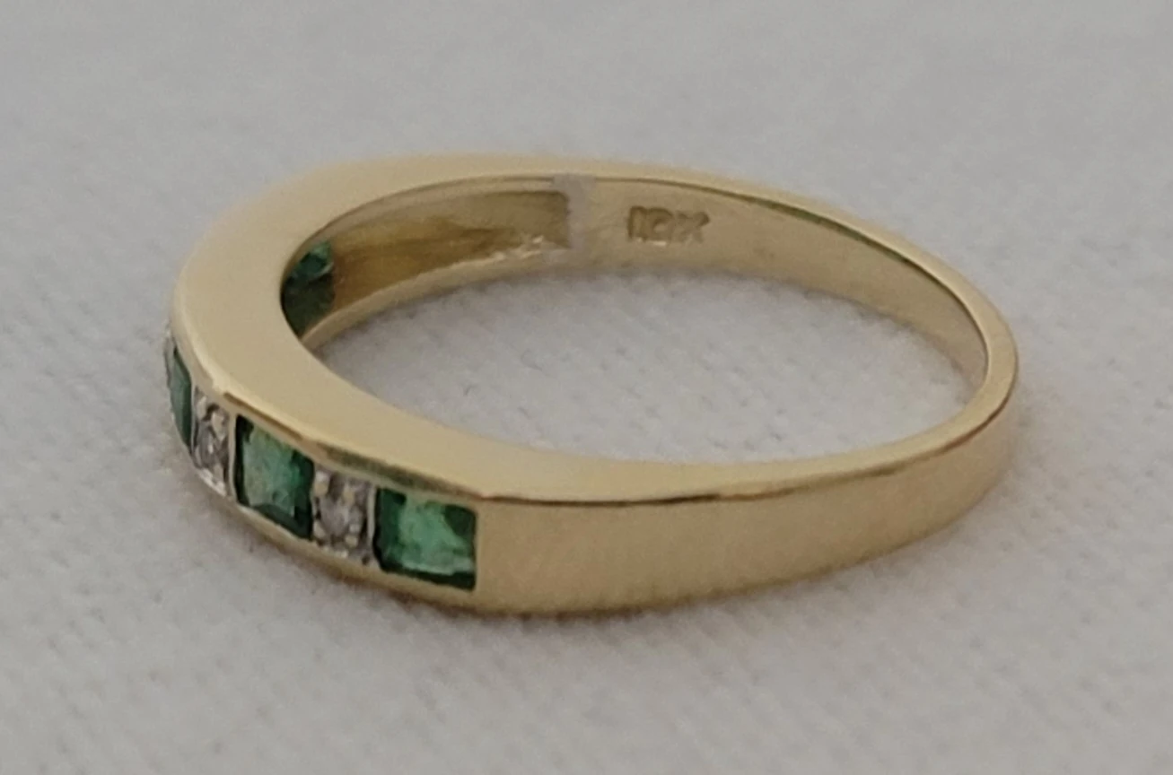 Vintage 10K Yellow Gold Emerald & Diamond Ring - photo 2