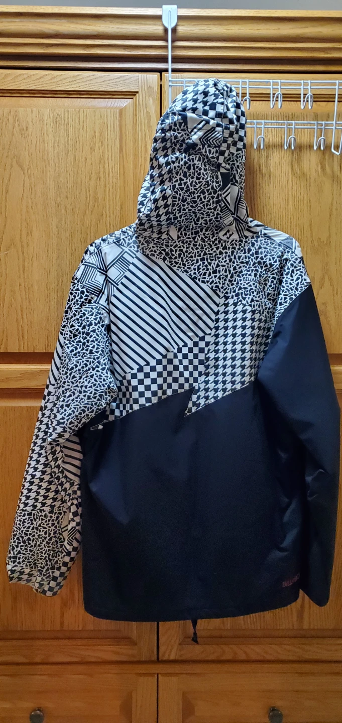 Billabong black and white patterned jacket