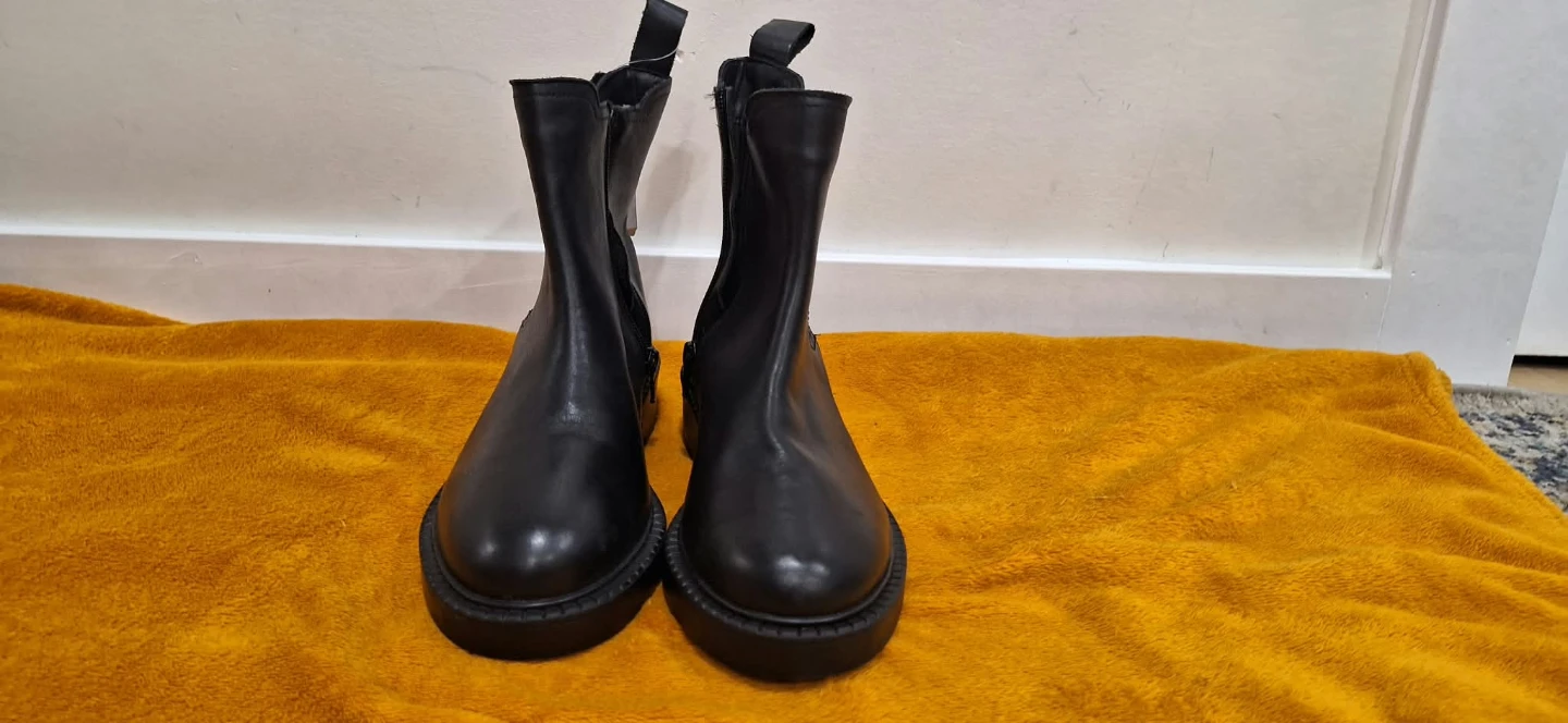 Black Chelsea Boots - photo 2