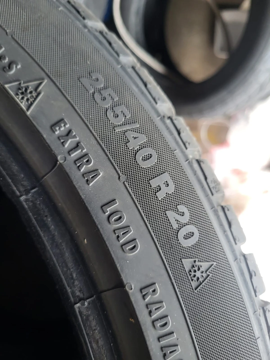 Four winter tires with size 255 40/40 R20. - photo 4