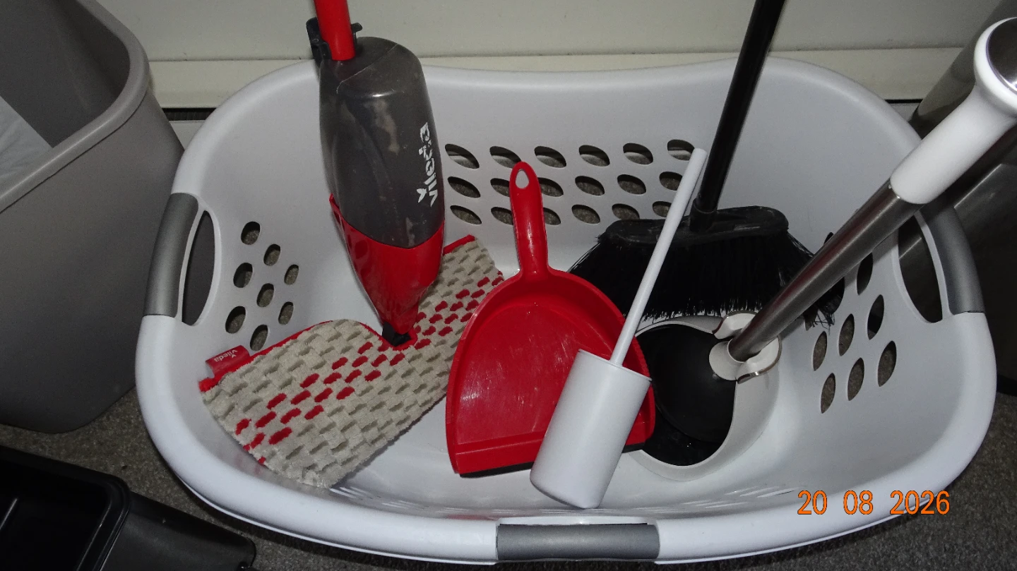 Vileda Spray Mop and Cleaning Tools - photo 5