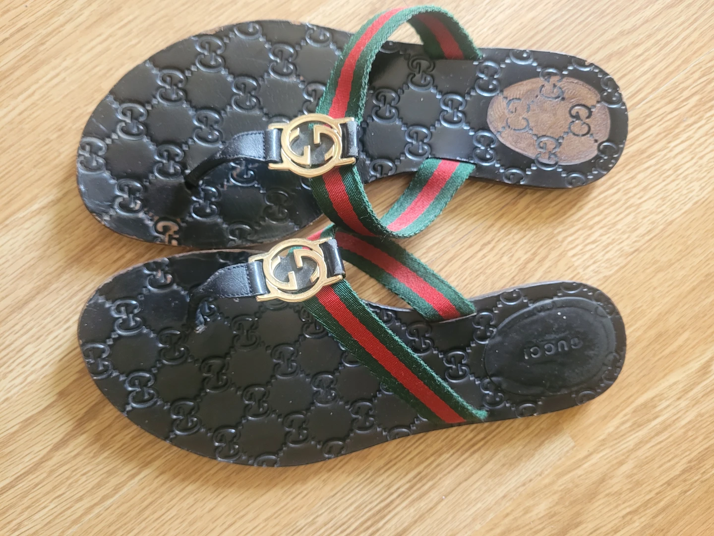 Gucci Black GG Monogram Thong Sandals - photo 2