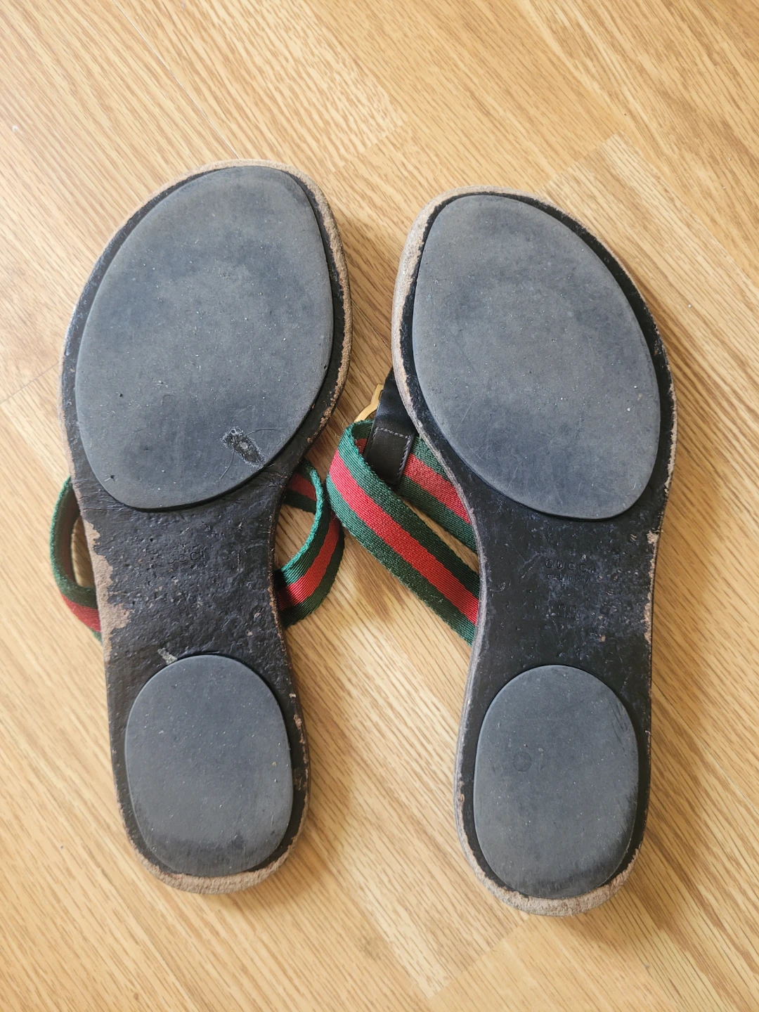 Gucci Black GG Monogram Thong Sandals - photo 5
