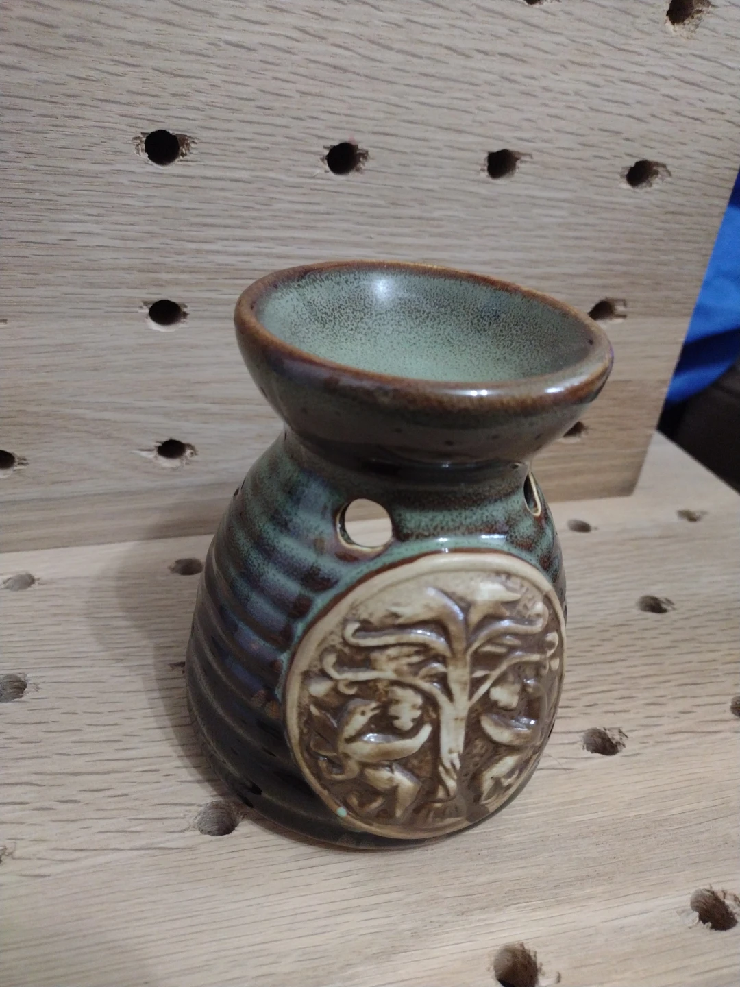 Ceramic Oil Burner with Griffins - photo 2