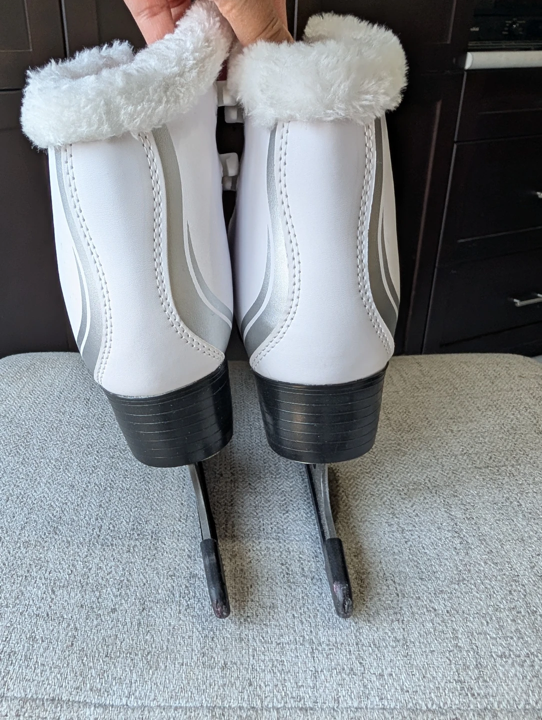 White Junior Ice Skates - Size 5 - photo 2