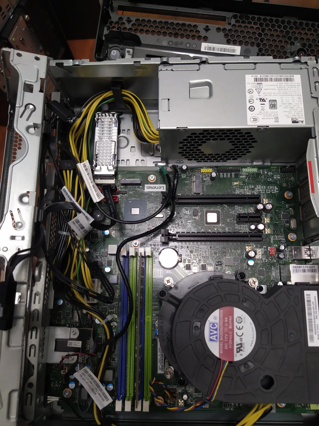 Lenovo Desktop PC with ThinkVision Monitor -ThinkStation P340 - photo 4