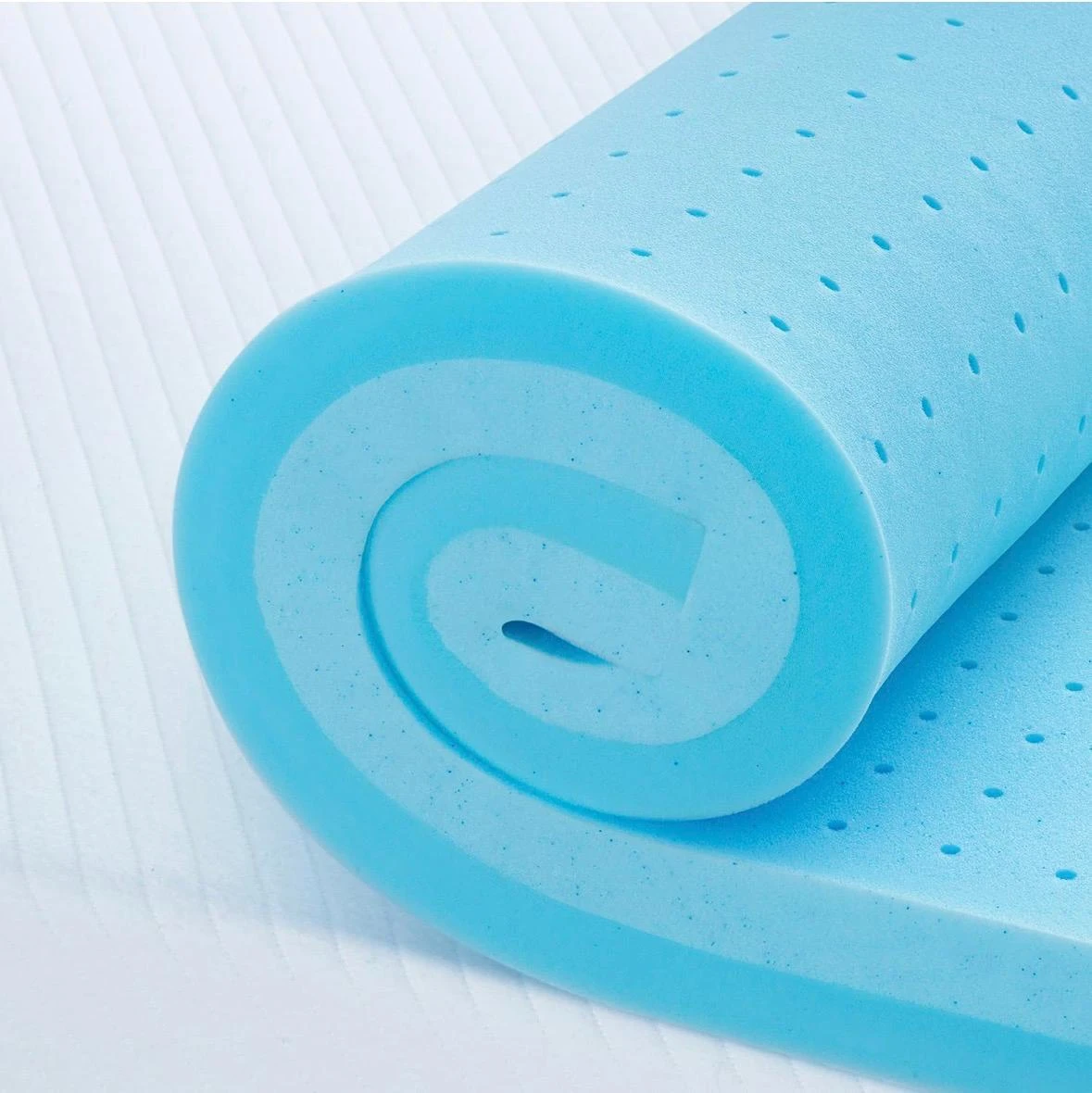 Maxzzz King Mattress Topper, 4 Inch Cooling Gel Memory Foam - photo 2