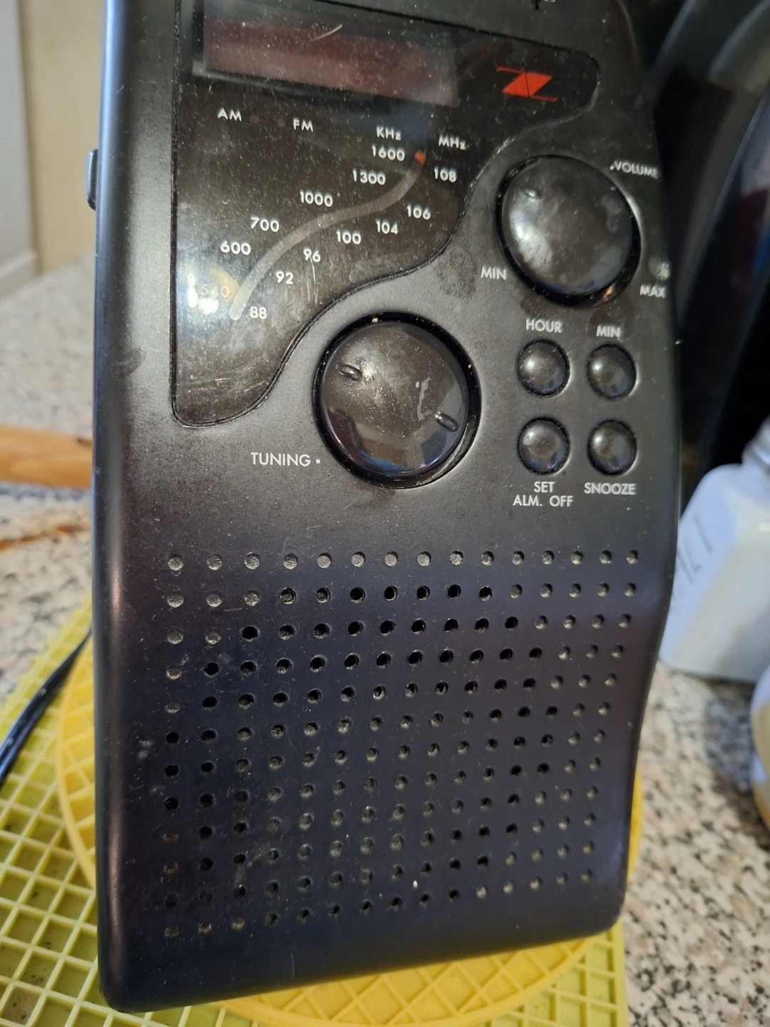 Zennith Radio Alarm Clock with Light - photo 4