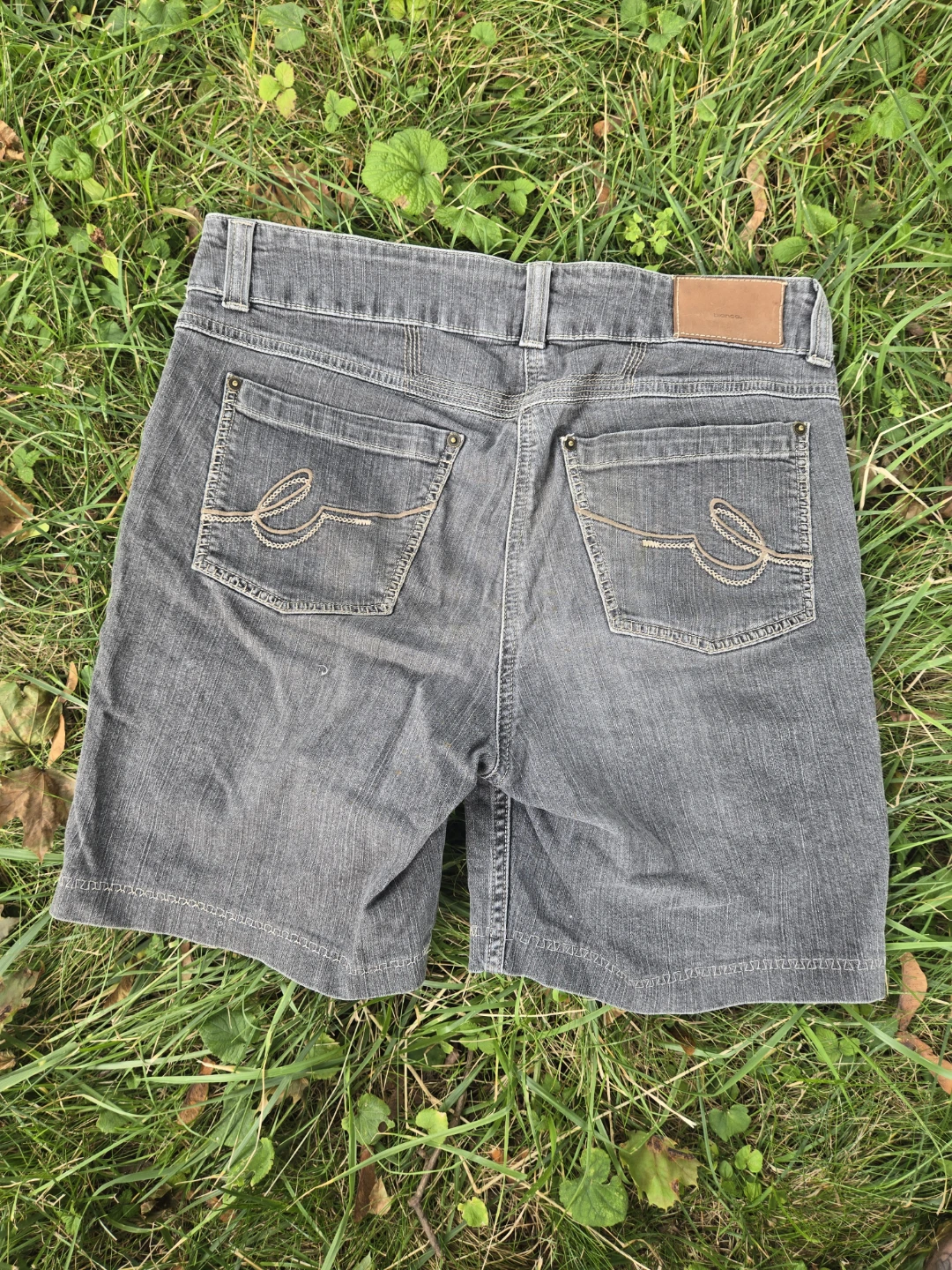 Bianca Grey Denim Shorts Women's Size 10 - photo 2