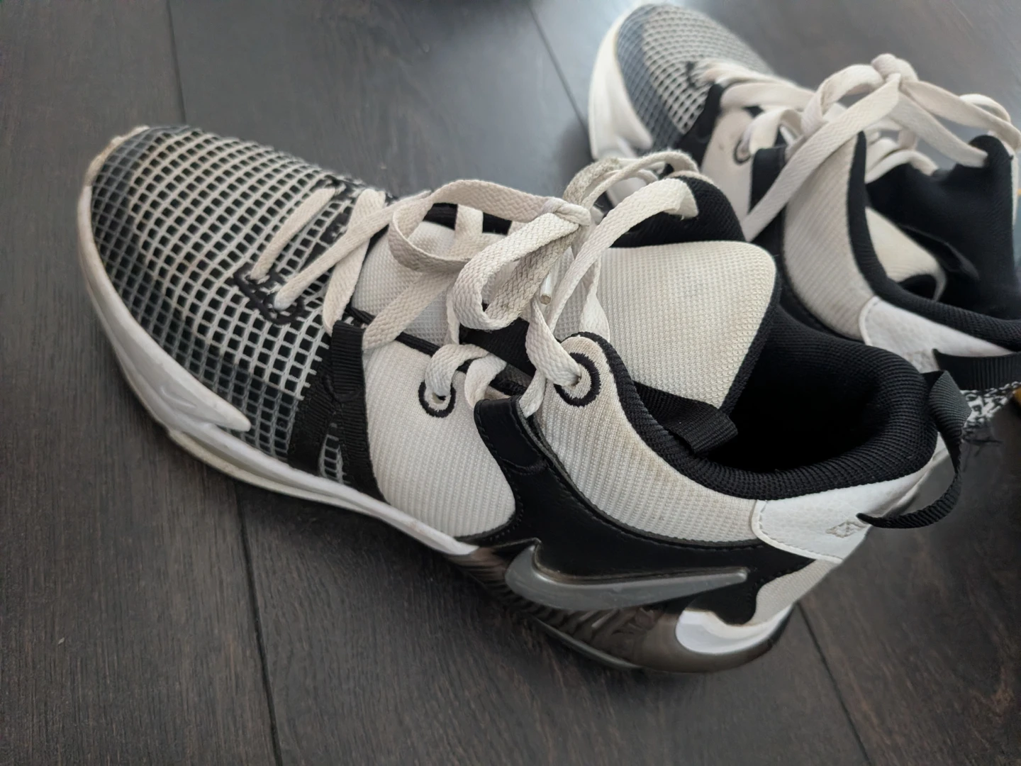 Nike Kids Shoes Size 7Y - photo 4