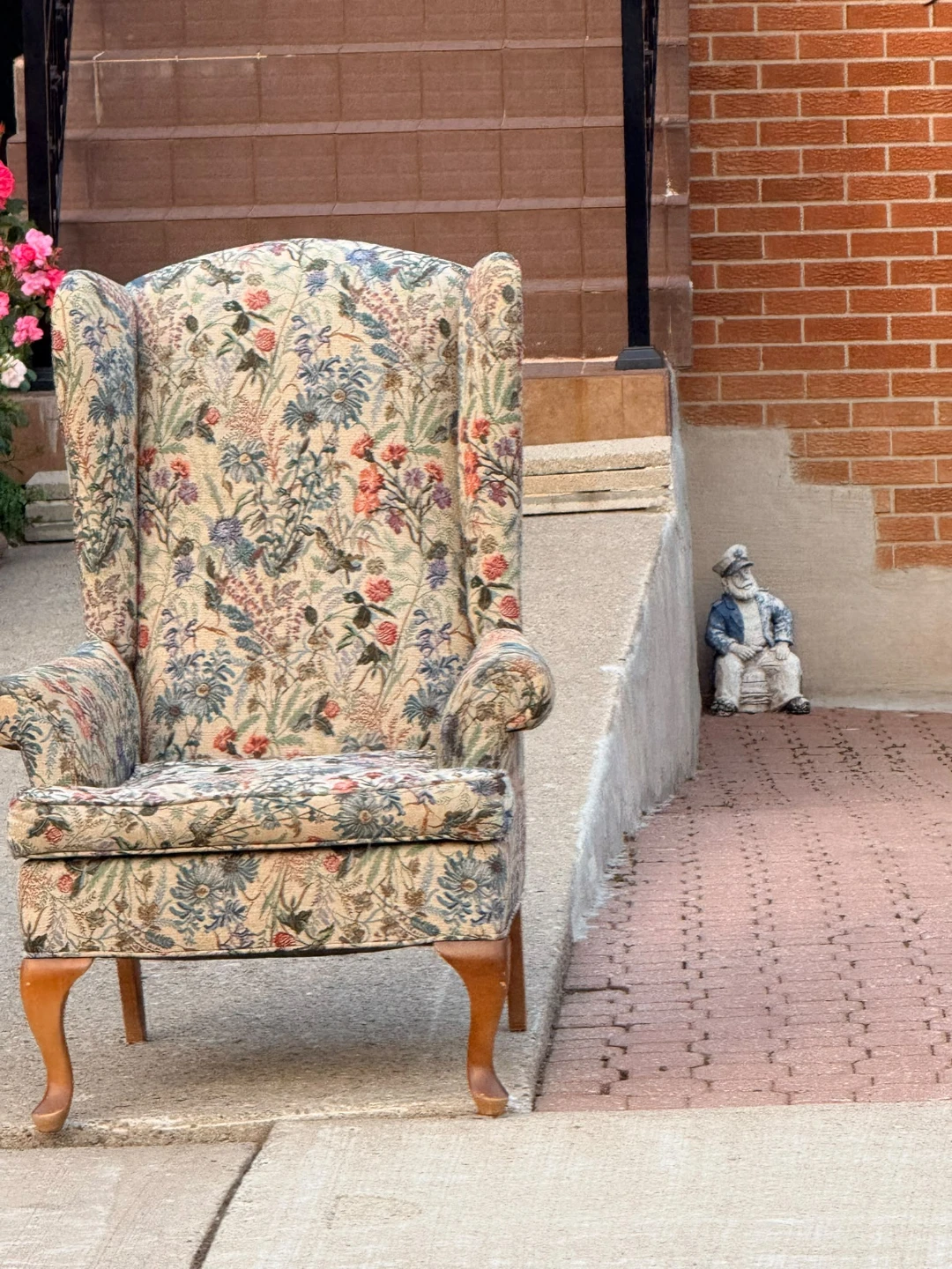 Floral Wingback Armchair - photo 2