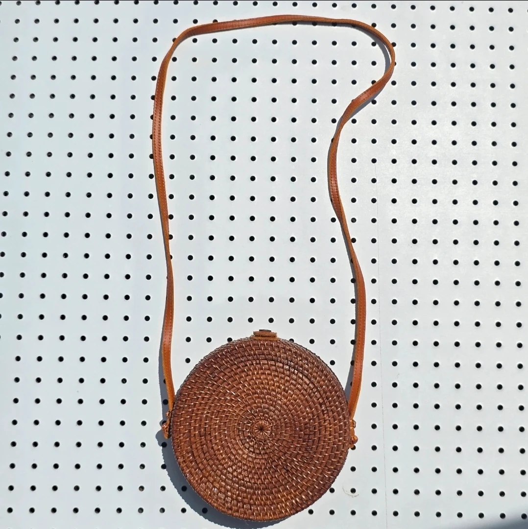 Handwoven Balinese round rattan crossbody bag - photo 2