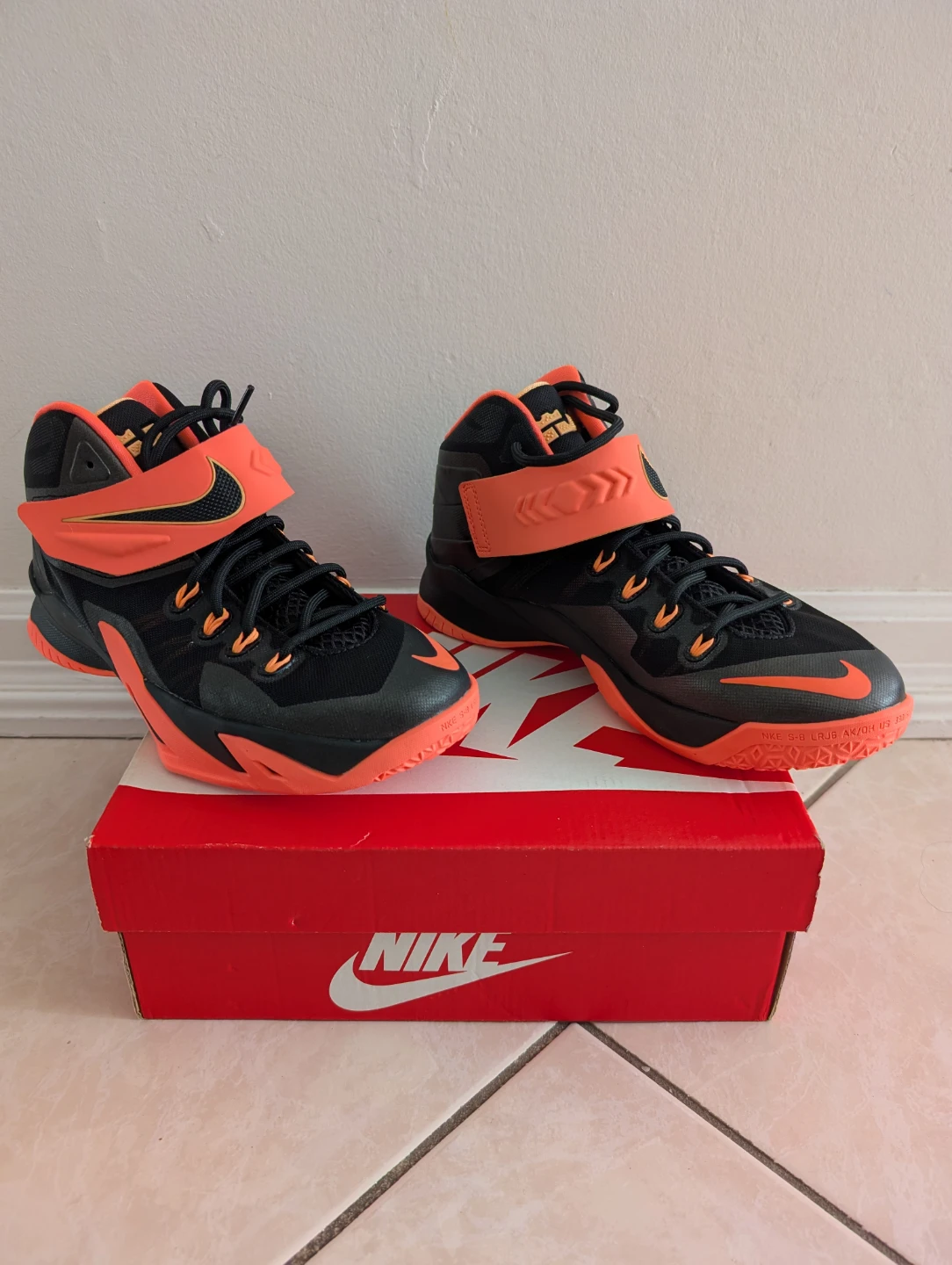 Nike Zoom Lebron Soldier 8 (Punch) Size 6Y - photo 3