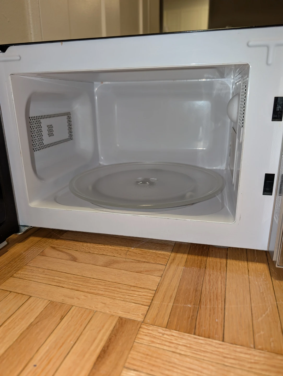 Hamilton Beach Microwave - photo 5
