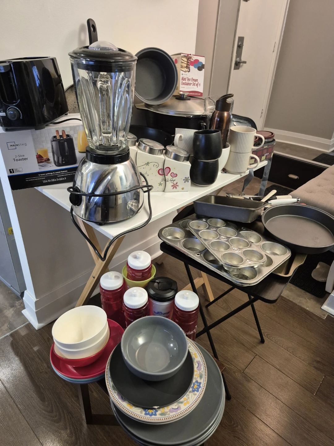 Assorted Kitchenware and Small Appliance Set - photo 2