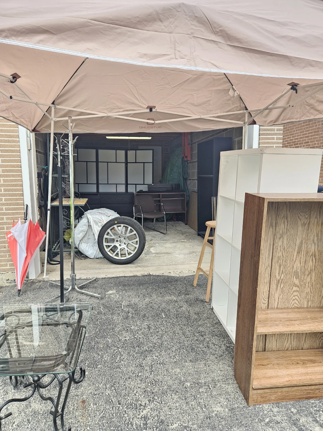 Pictures, Furniture & Tires - photo 2