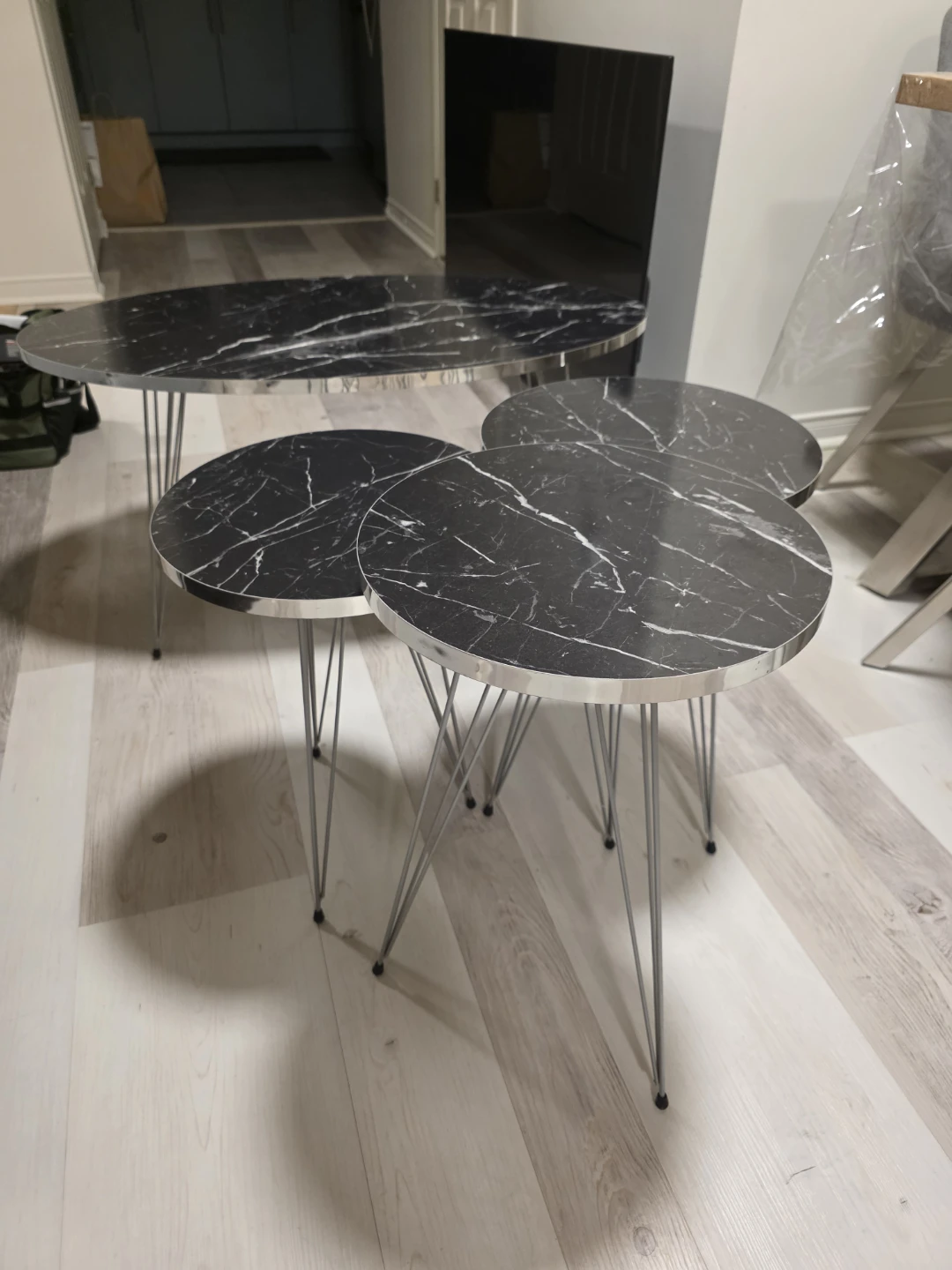 Coffee and matching nesting tables - photo 4