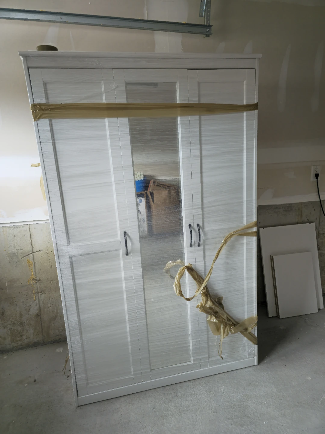 White Wardrobe with Mirror Doors (Songesand Ikea)