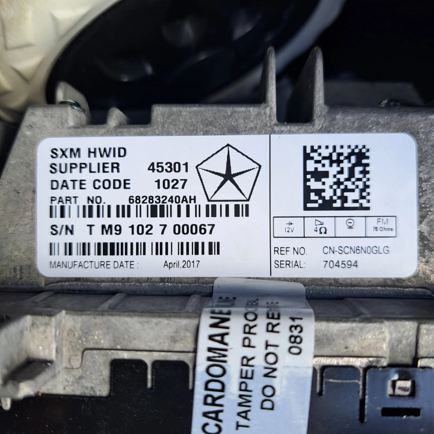 Stereo from a 2018 Jeep Cherokee, OEM - photo 3