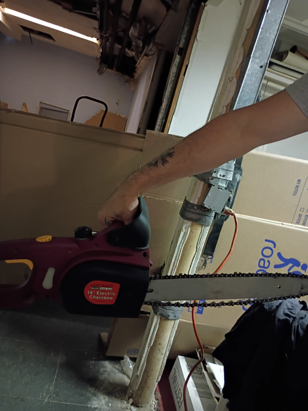 Electric Chainsaw - photo 2