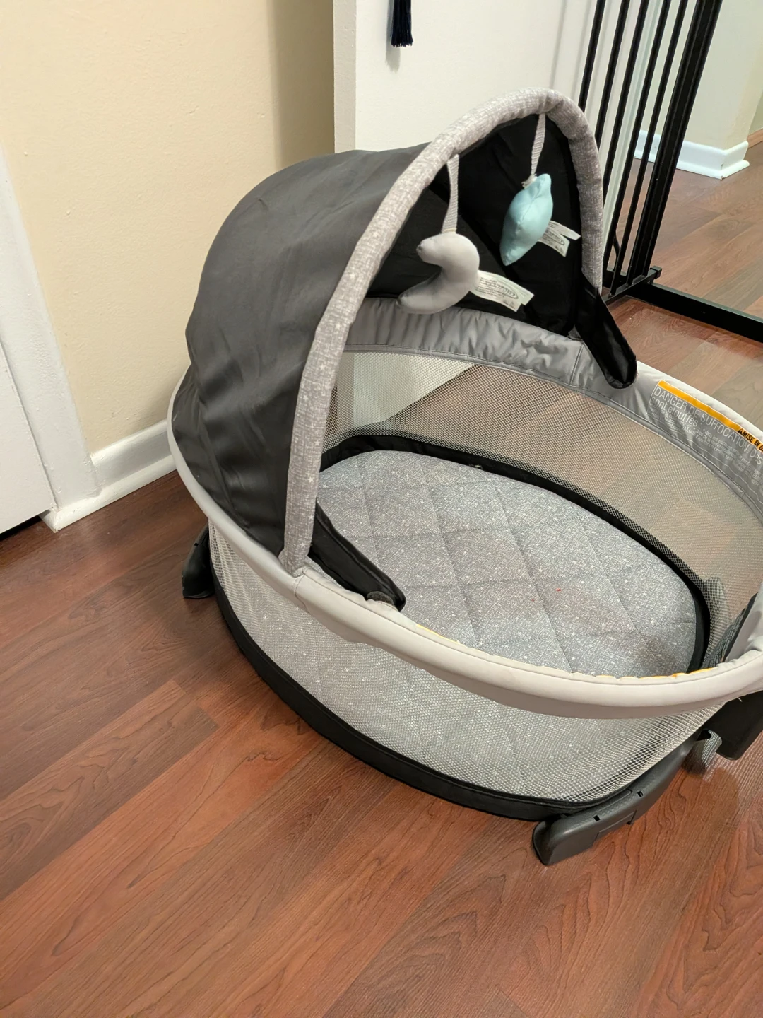 Graco Playard with Canopy and Mobile - photo 3