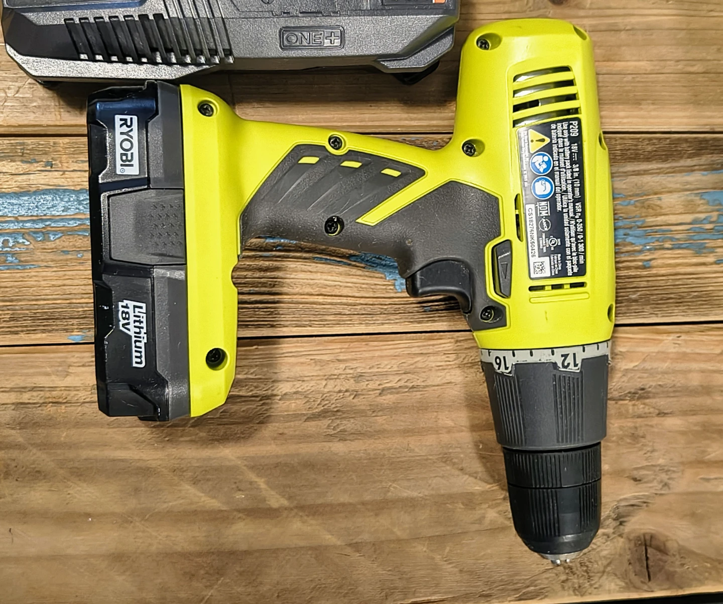 Ryobi P209 18V One+ Drill with Battery and Charger - photo 3