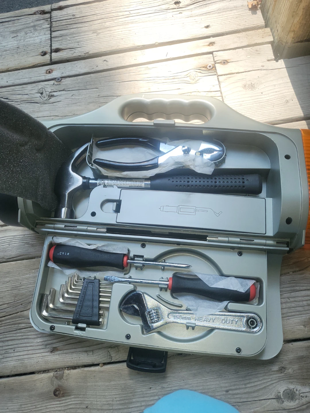 Emergency Car Tool Kit with Flashlight - photo 2