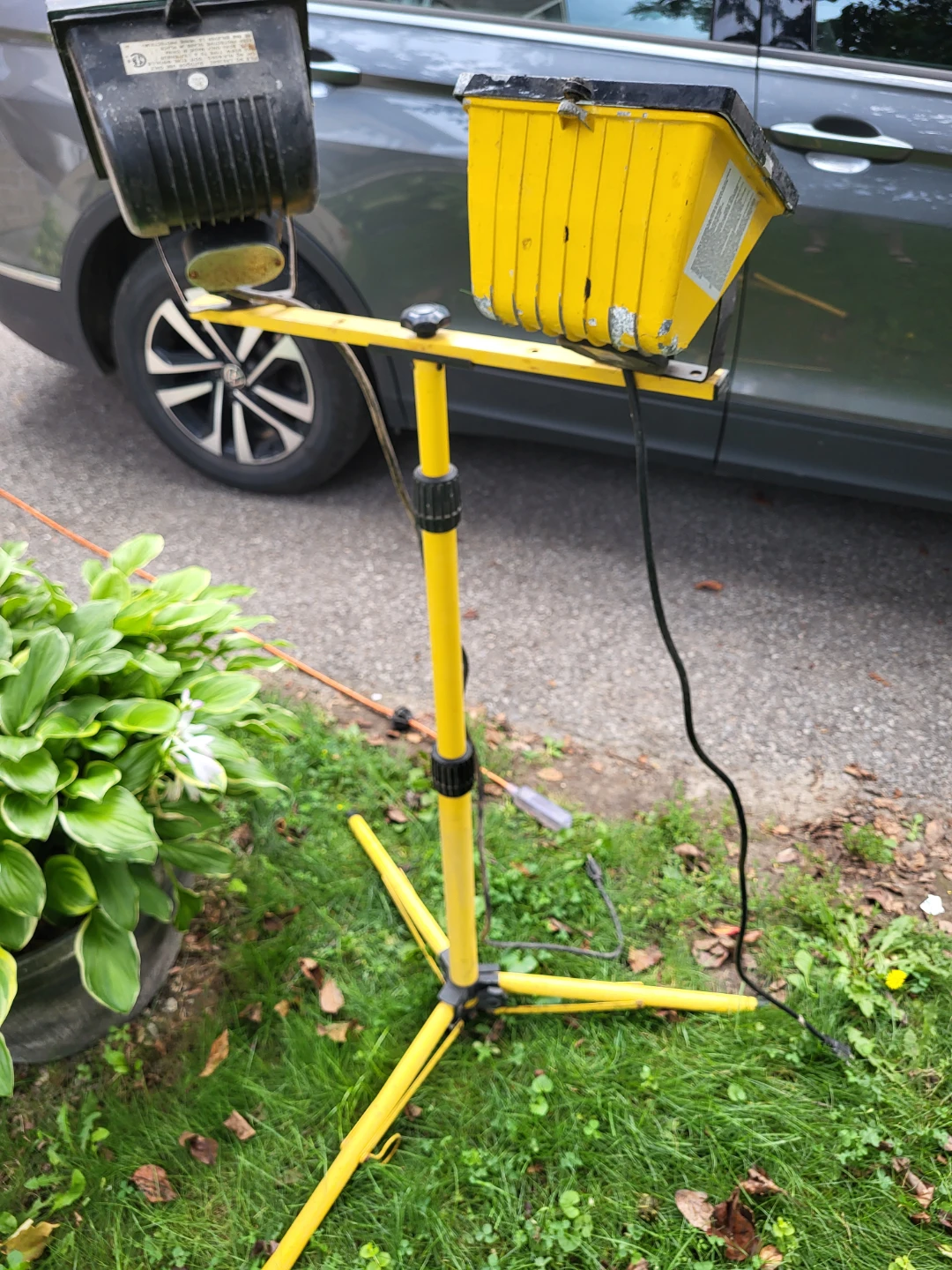Dual Head Work Light with Adjustable Stand - photo 3