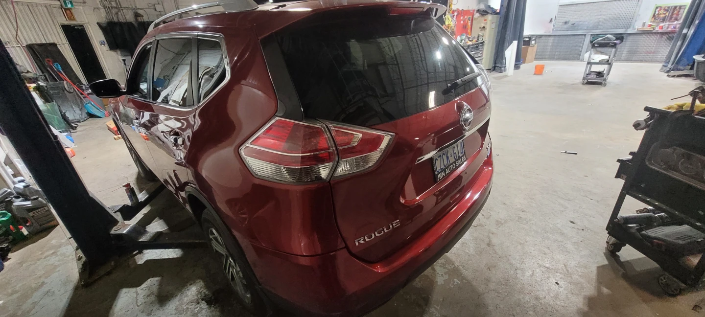 2014 Red Nissan Rogue SV AWD - photo 3