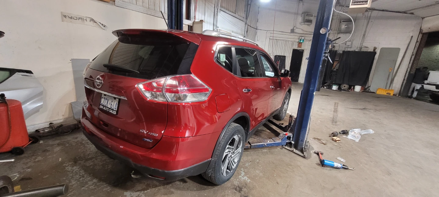 2014 Red Nissan Rogue SV AWD - photo 4