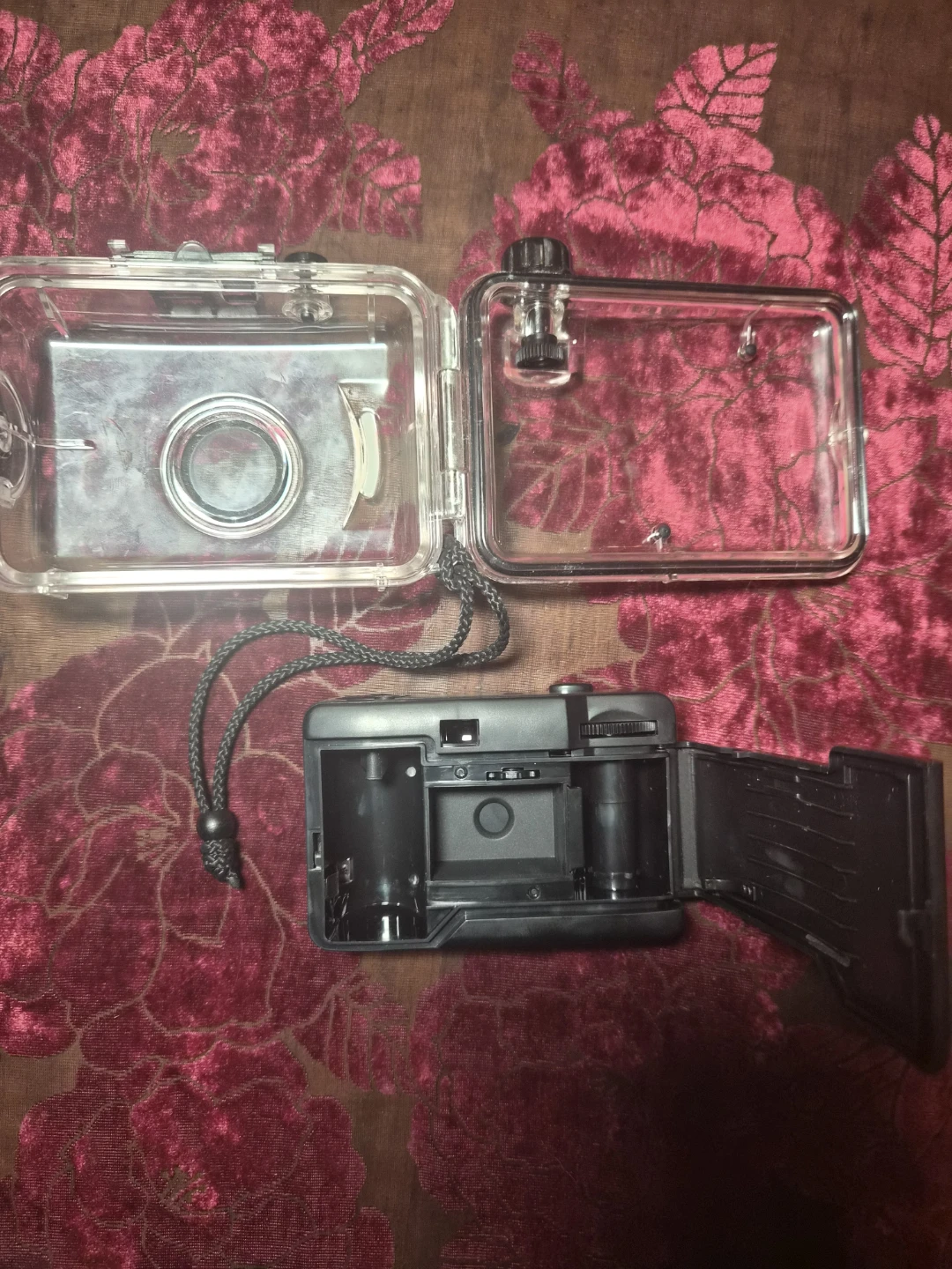 35mm Underwater Camera with Waterproof Case - photo 3