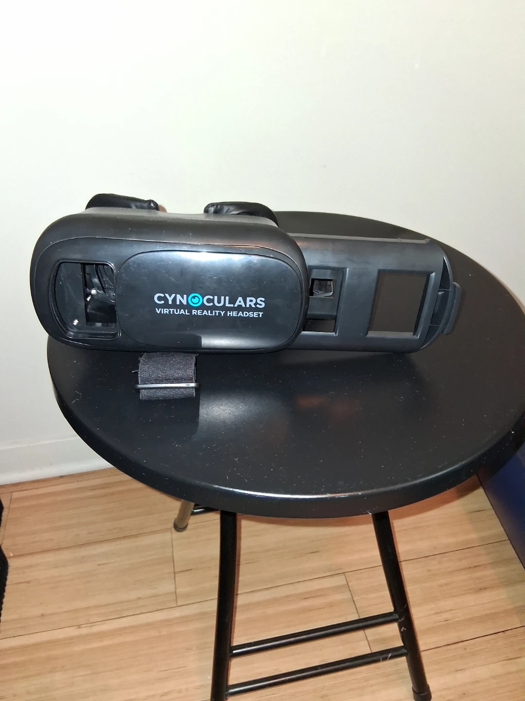 Cynoculars Virtual Reality Headset with Remote - photo 5
