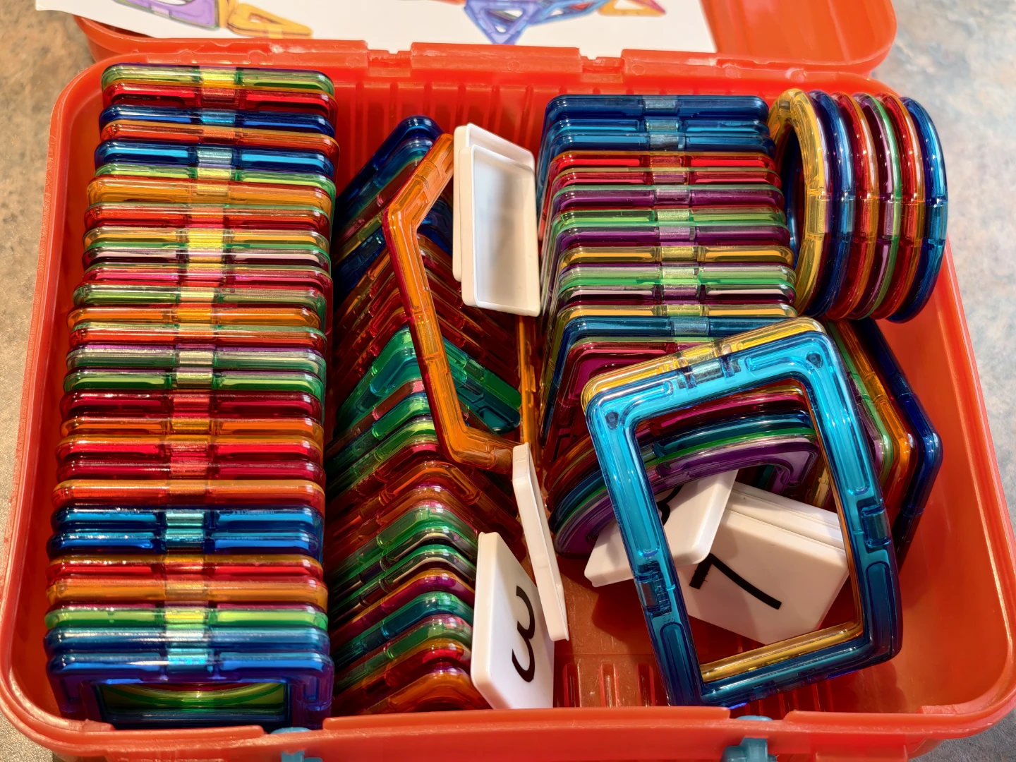 Assorted Magnetic Building Tiles Set with case - photo 2