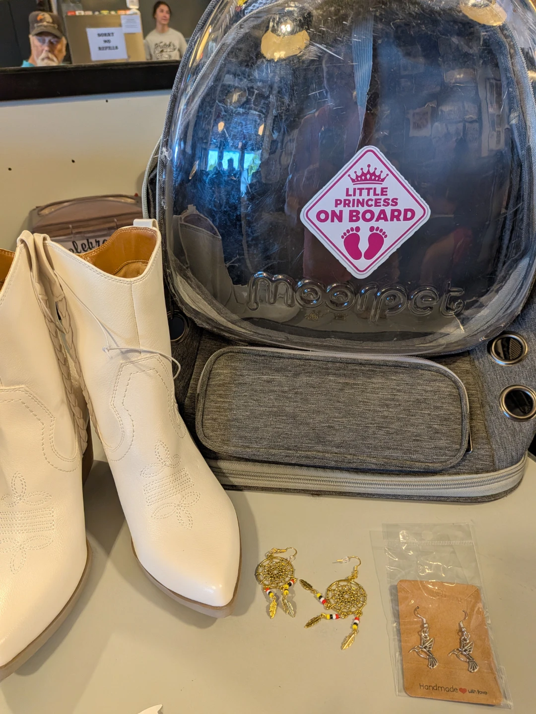 Mooipet Pet Carrier with White Ankle Boots and Earrings