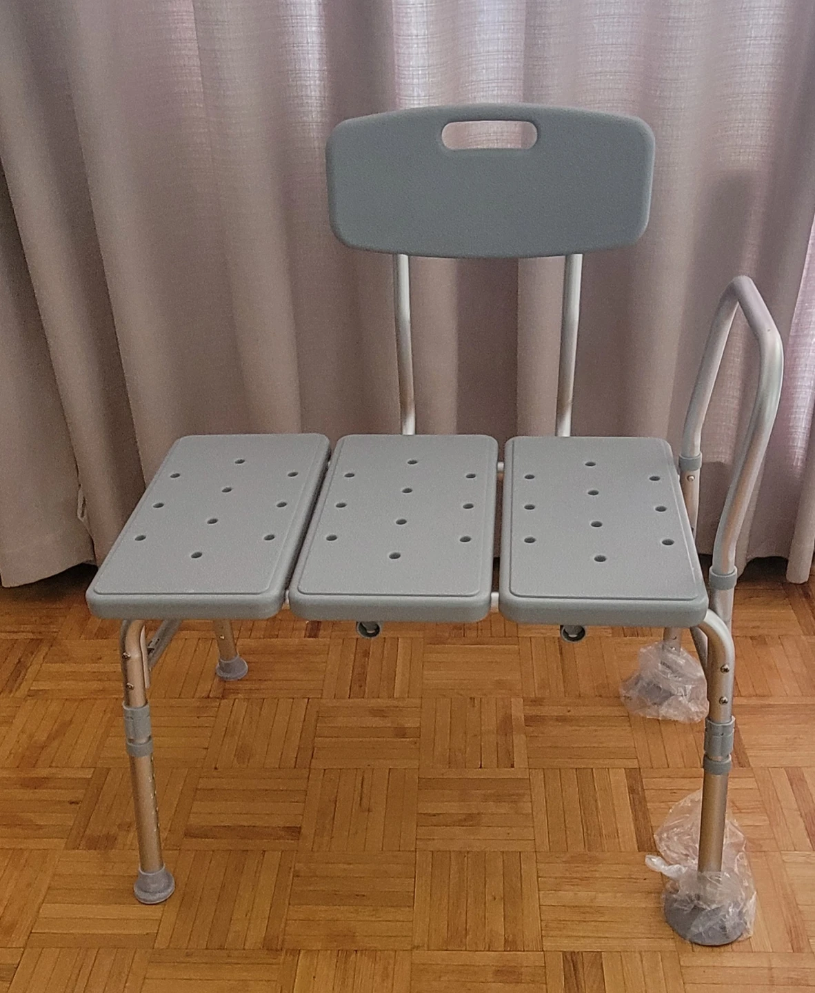 Adjustable Shower Chair/ Comfertable Bathtub chair