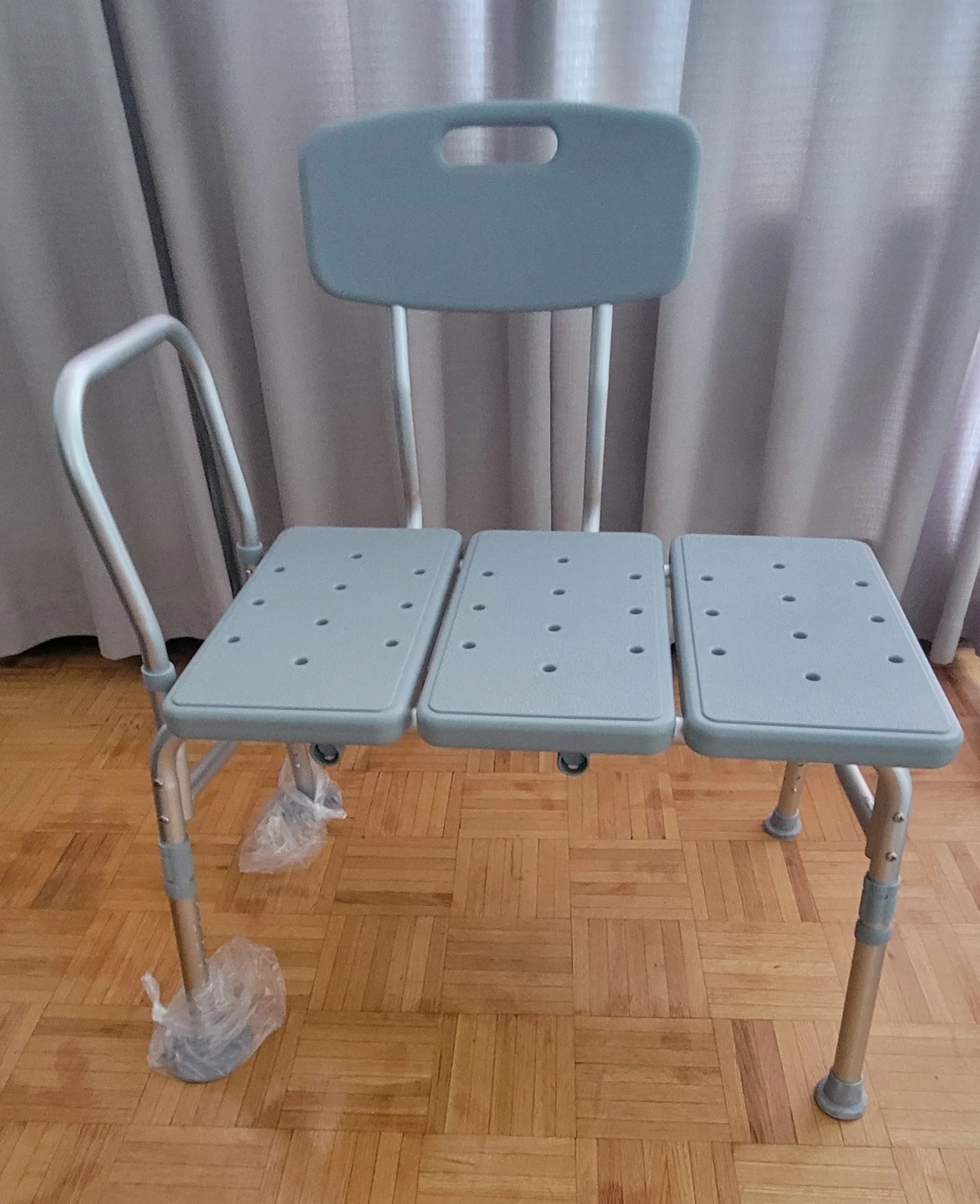 Adjustable Shower Chair/ Comfertable Bathtub chair - photo 4